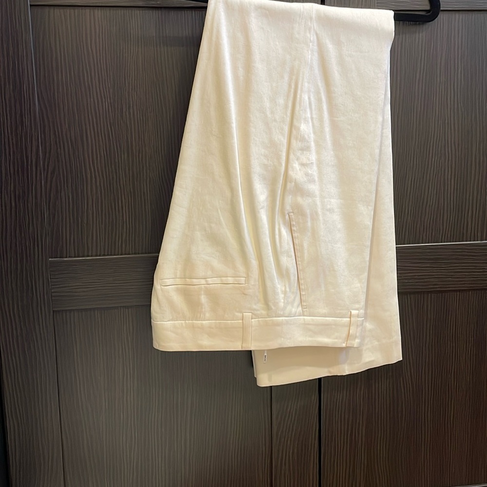 Classic Cream Color Dress Slacks. Size 6